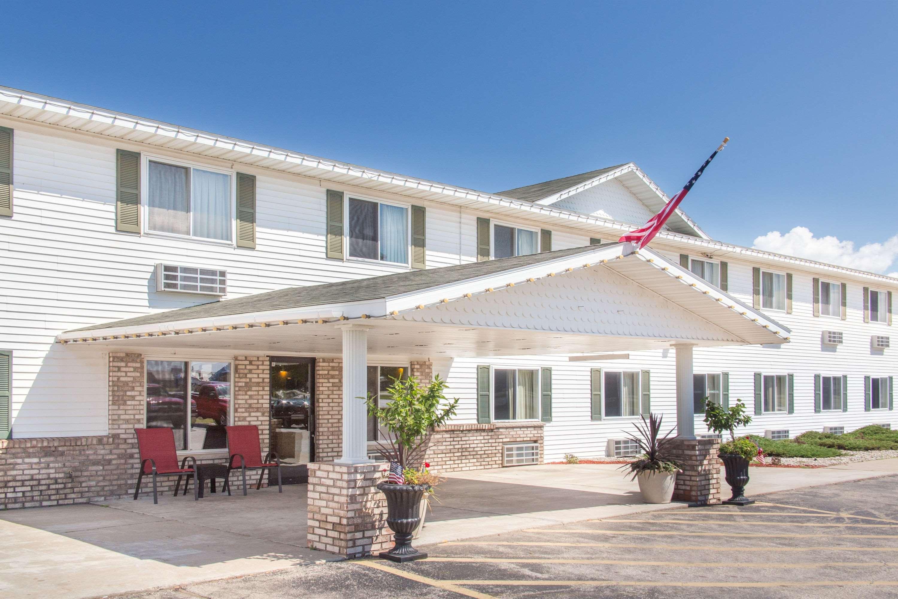 Super 8 By Wyndham אסקנבה מראה חיצוני תמונה