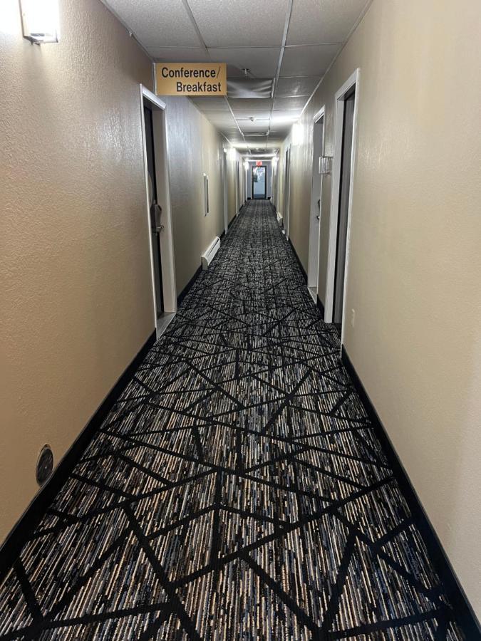 Super 8 By Wyndham אסקנבה מראה חיצוני תמונה