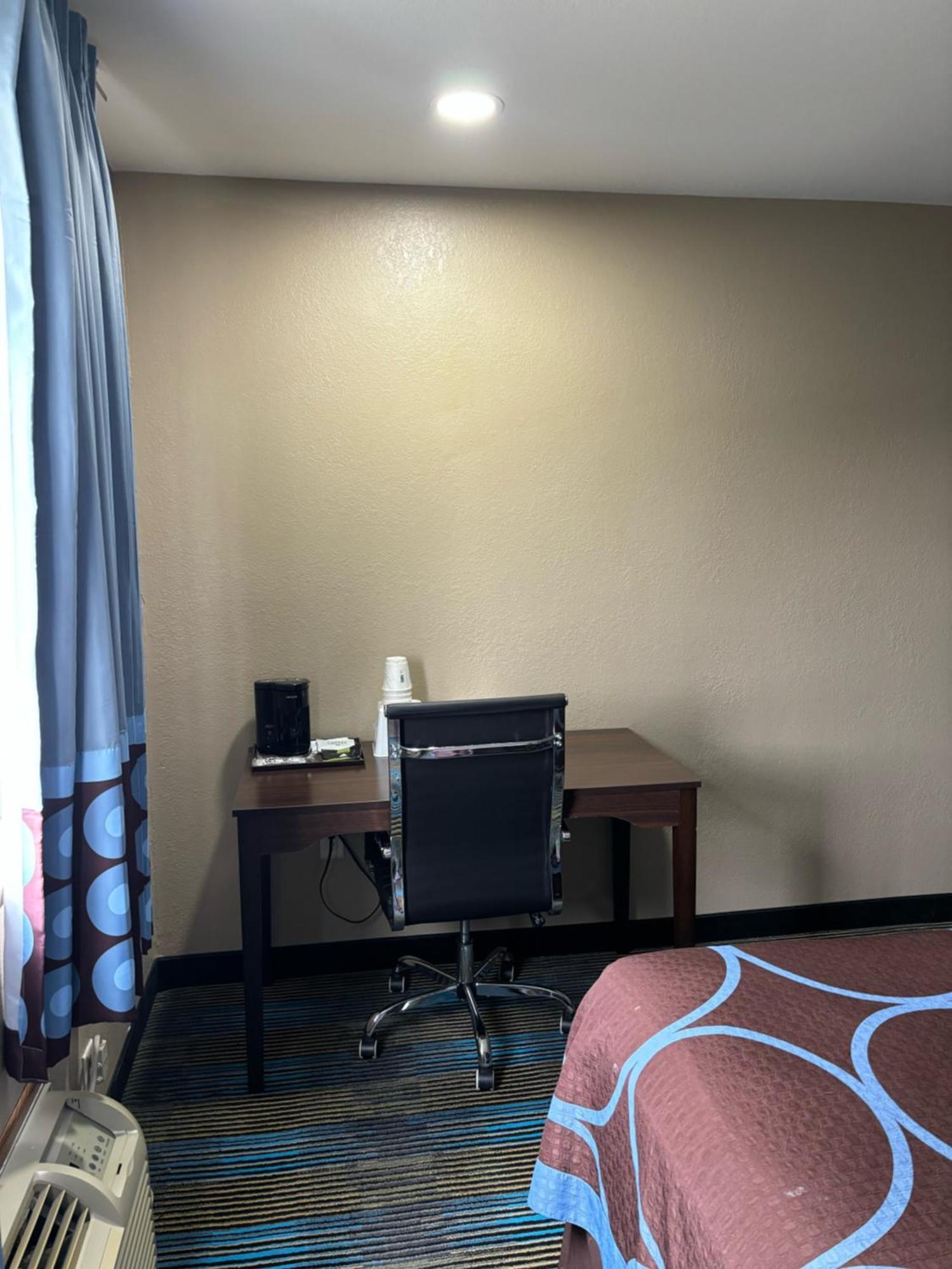 Super 8 By Wyndham אסקנבה מראה חיצוני תמונה