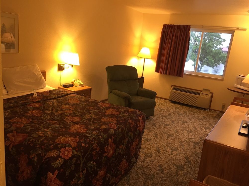 Super 8 By Wyndham אסקנבה מראה חיצוני תמונה