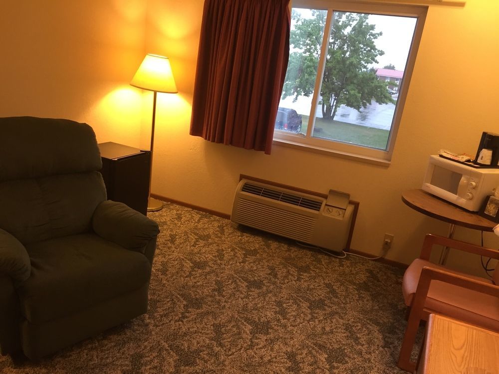 Super 8 By Wyndham אסקנבה מראה חיצוני תמונה
