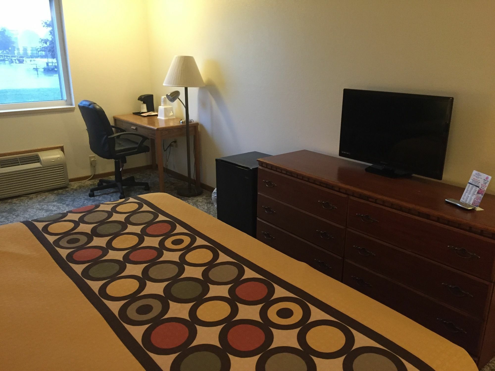 Super 8 By Wyndham אסקנבה מראה חיצוני תמונה