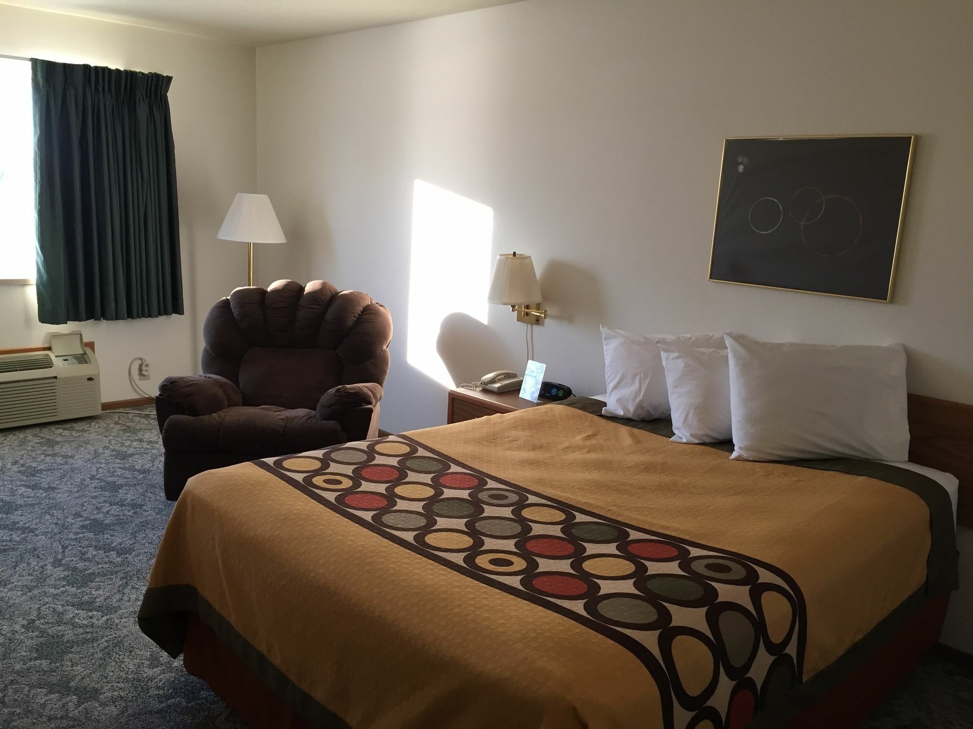 Super 8 By Wyndham אסקנבה מראה חיצוני תמונה